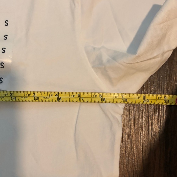 Uniqlo White Pikachu Recharge T-Shirt 
Men’s small - Picture 3 of 5